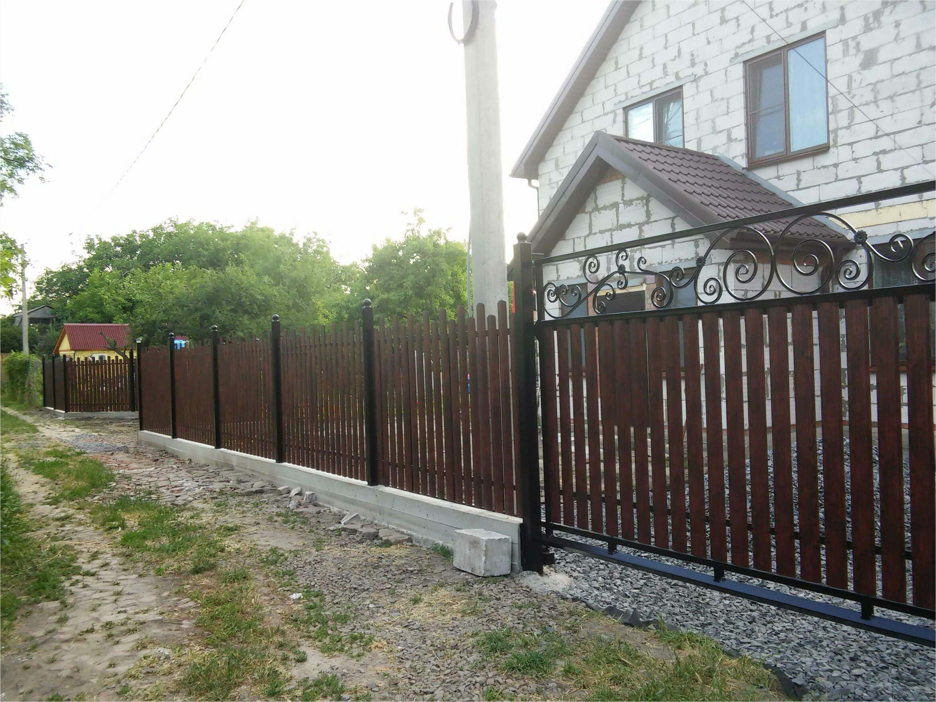 Забор из штакетника 90м фото1 в Нижнем Тагиле