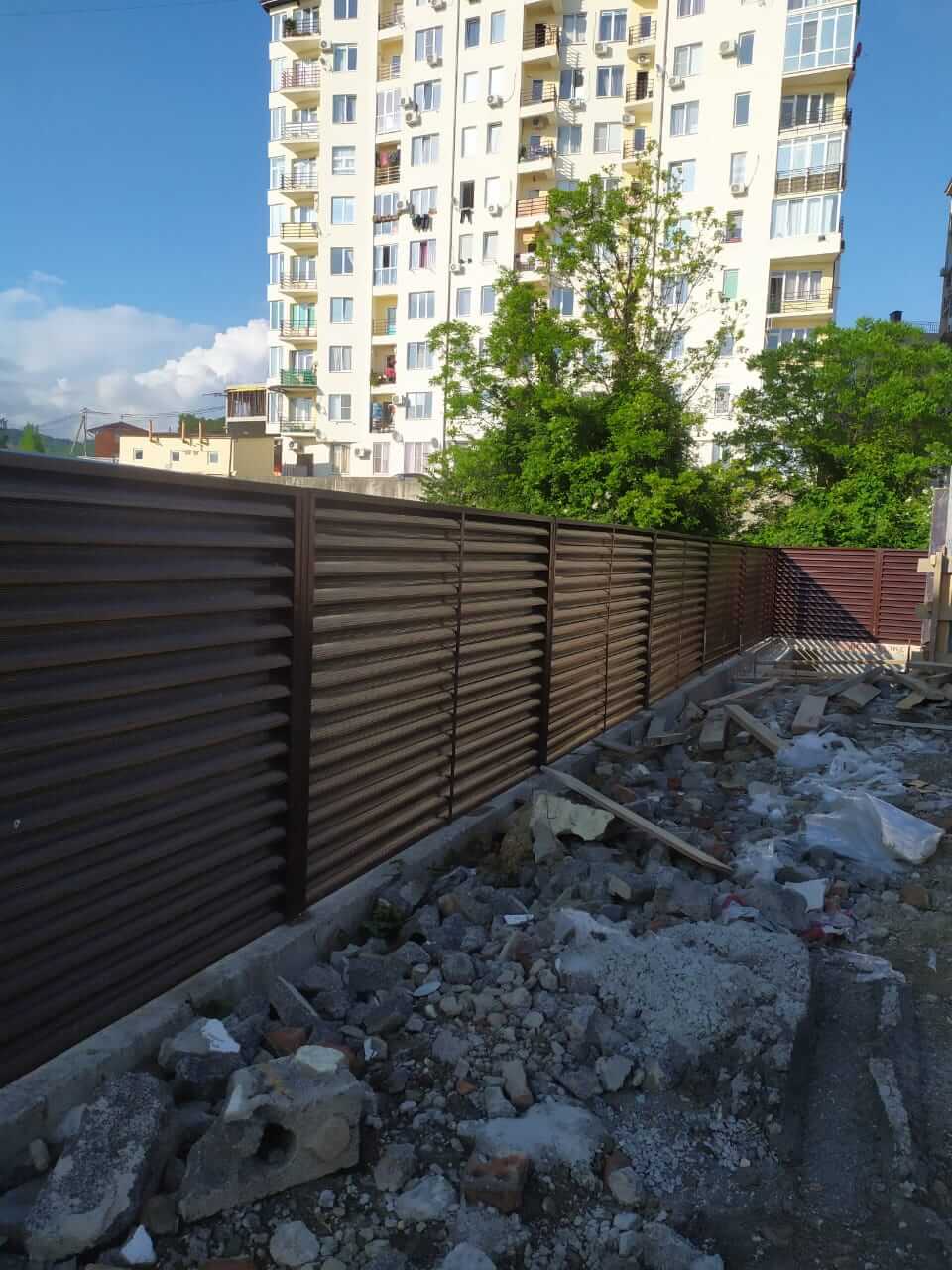 Забор-жалюзи 140м RAL8017 Шоколад фото1 в Нижнем Тагиле