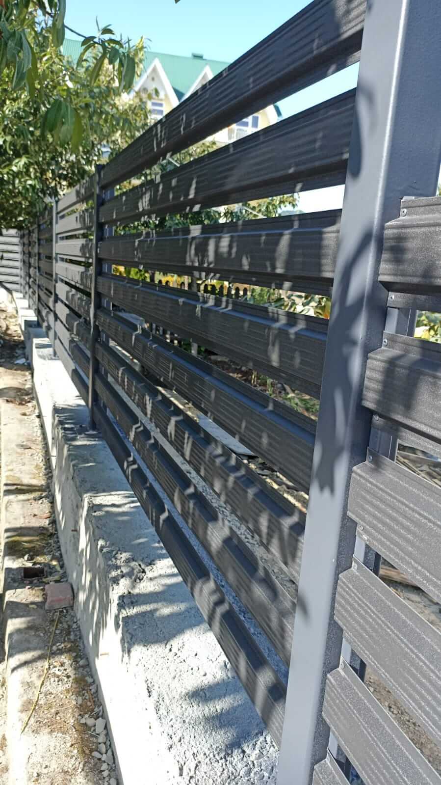 Забор из штакетника 90м RAL7024/7024 Серый Графит фото3 в Нижнем Тагиле