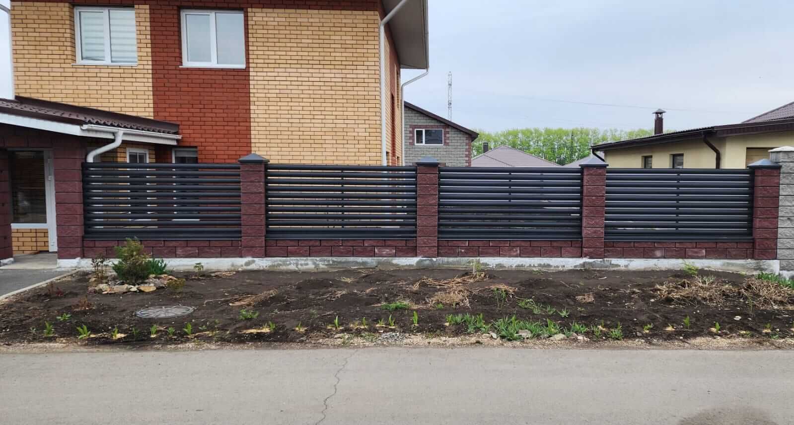 Забор-ранчо из штакетника 21м RAL7024/7024 Серый Графит МАТТЕ фото 8 в Нижнем Тагиле