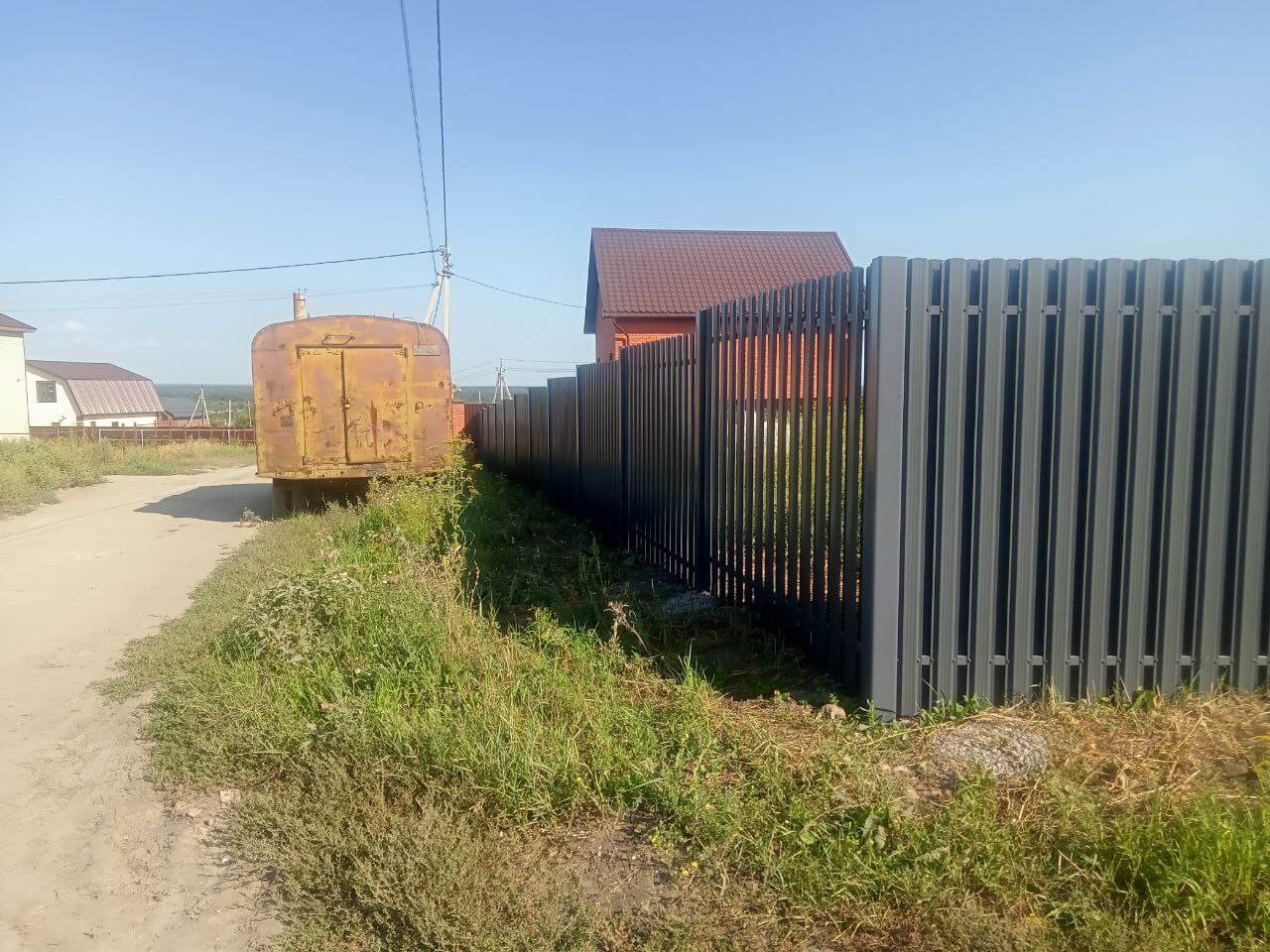 Забор из евроштакетника 21м RAL7024/7024 Серый Графит двусторонний фото 2 в Нижнем Тагиле