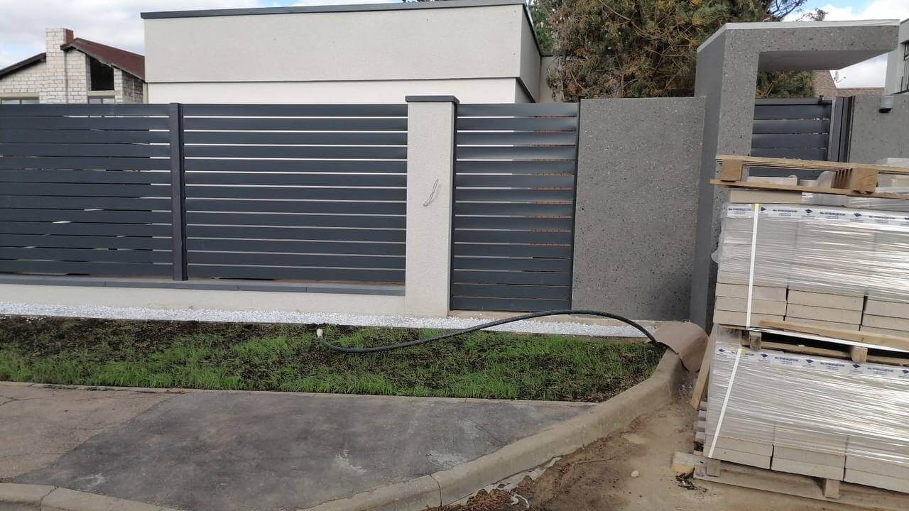 Забор-ранчо из металлопланкена 36м RAL7024 Серый Графит фото 8 в Нижнем Тагиле