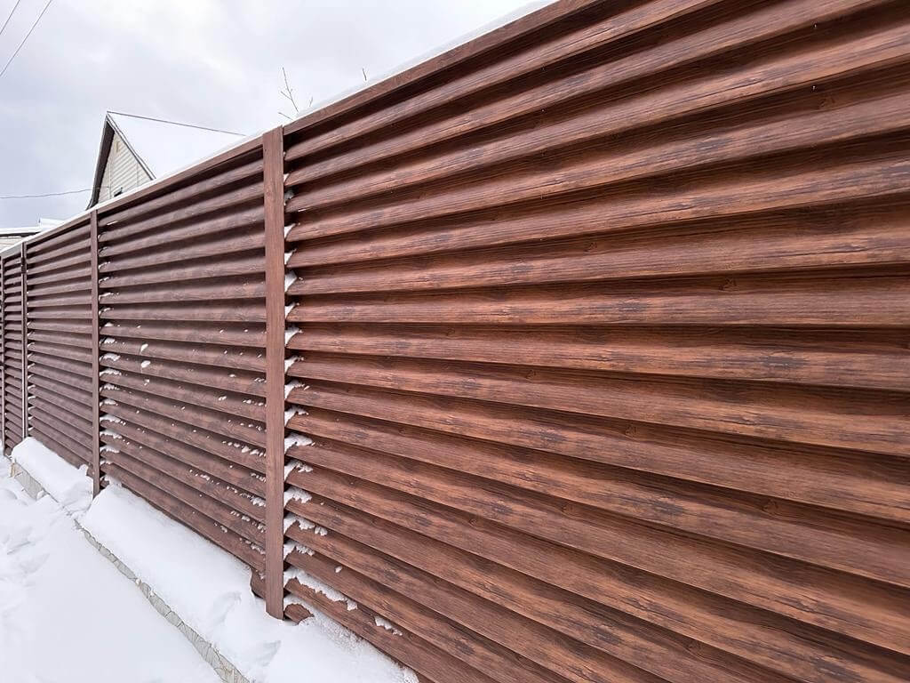 Забор-жалюзи из ламелей еврожалюзи 43м Каштан Printech в Нижнем Тагиле