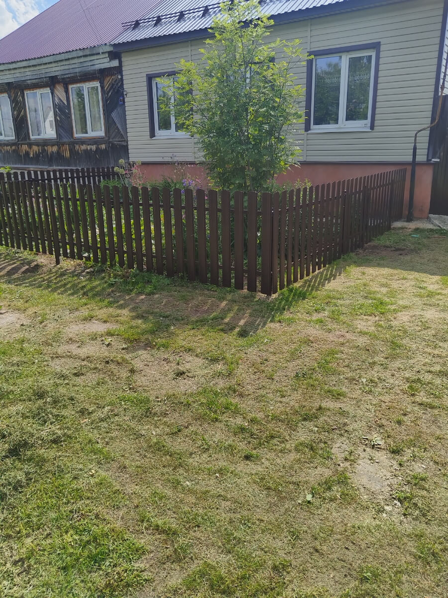 Забор из евроштакетника 18м RAL8017/8017 Шоколад двусторонний фото 1 в Нижнем Тагиле