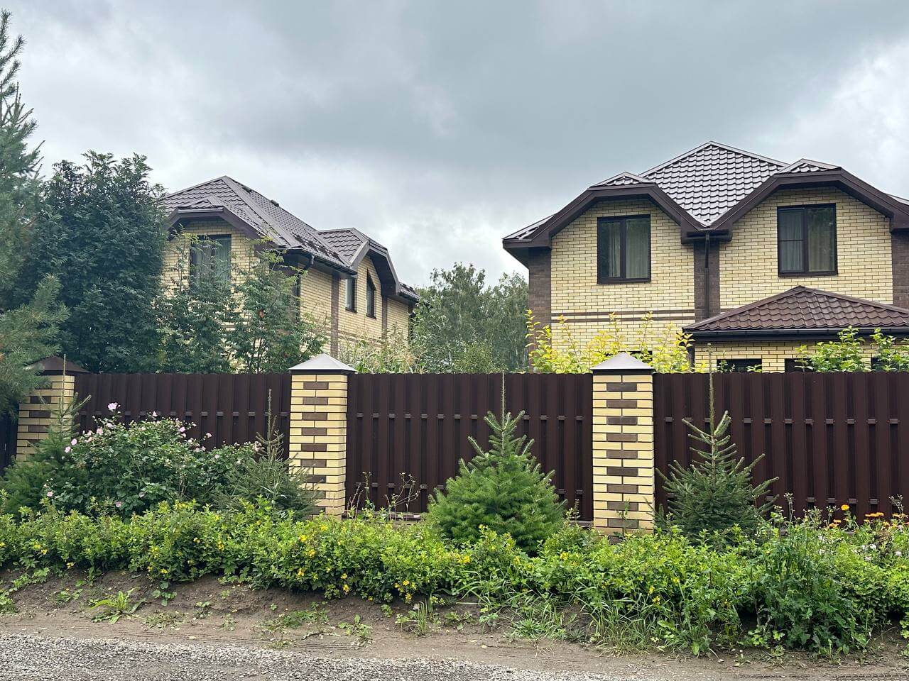 Забор из евроштакетника 24м RAL8017/8017 Шоколад двусторонний фото 1 в Нижнем Тагиле