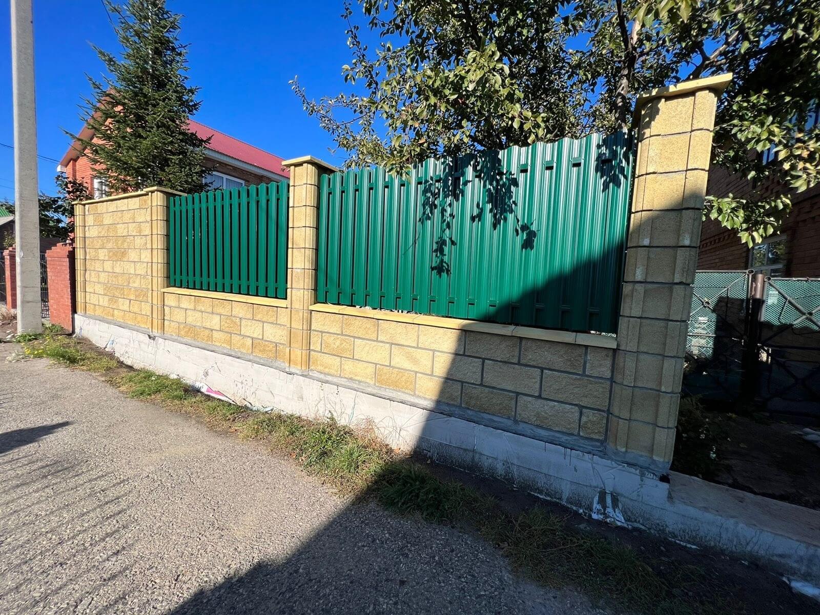 Забор из евроштакетника 22м RAL6005/6005 Зеленый Мох двусторонний фото 4 в Нижнем Тагиле