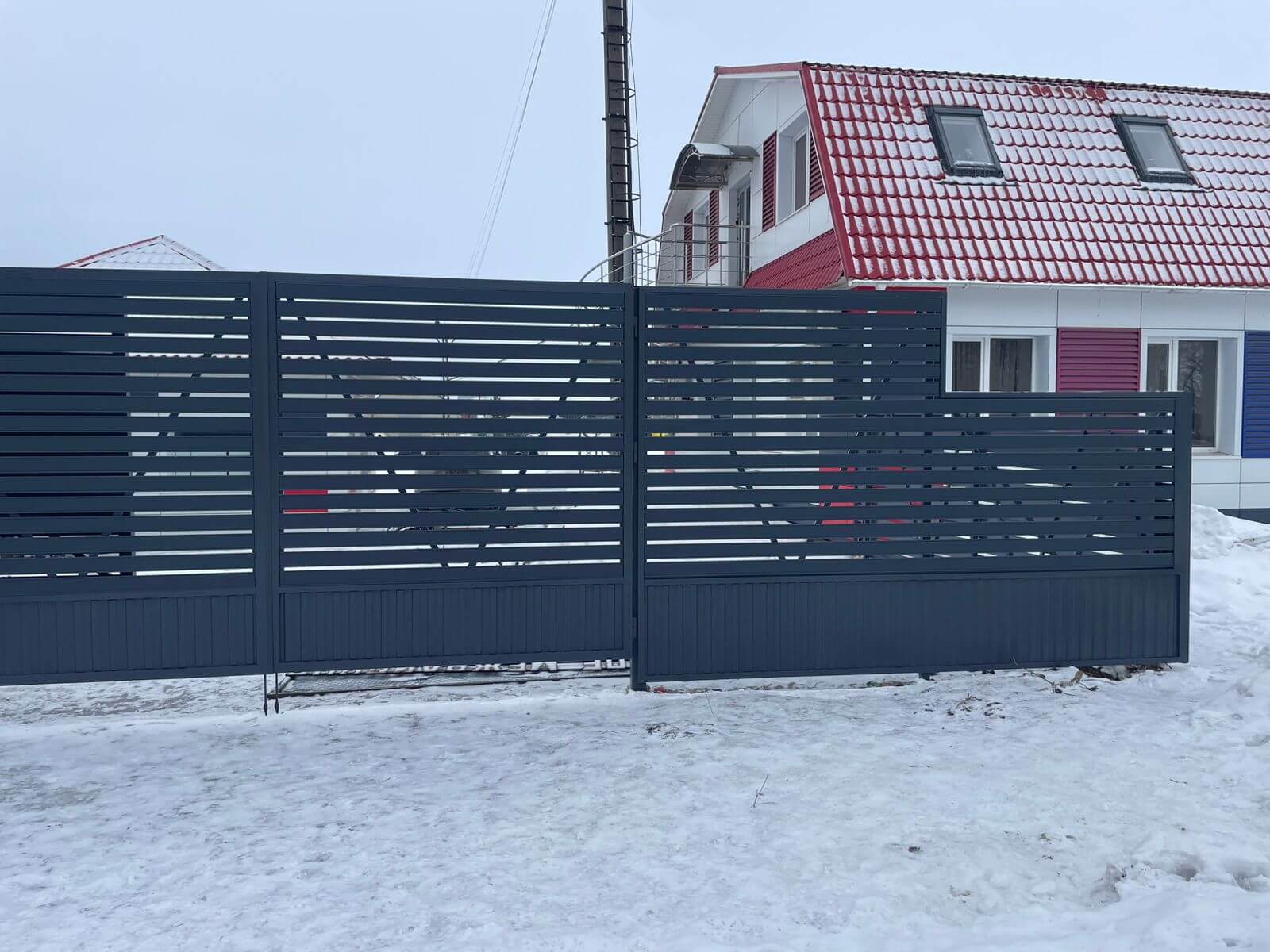 Забор-ранчо из металлического планкена 11м RAL7024 Серый Графит фото 1 в Нижнем Тагиле