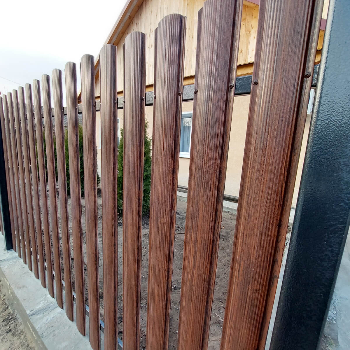 Забор из евроштакетника 13м Античный Дуб SteelArt двусторонний в Нижнем Тагиле