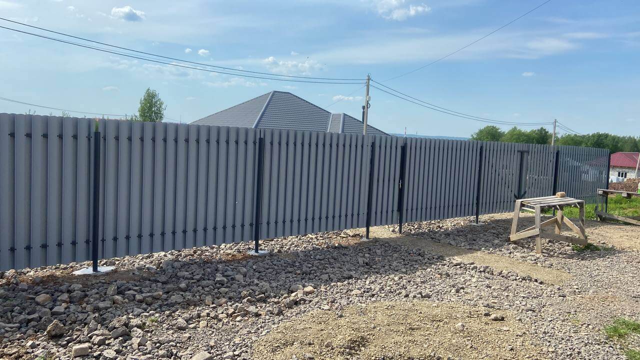 Забор из евроштакетника 16м RAL7024 Серый Графит фото 2 в Нижнем Тагиле