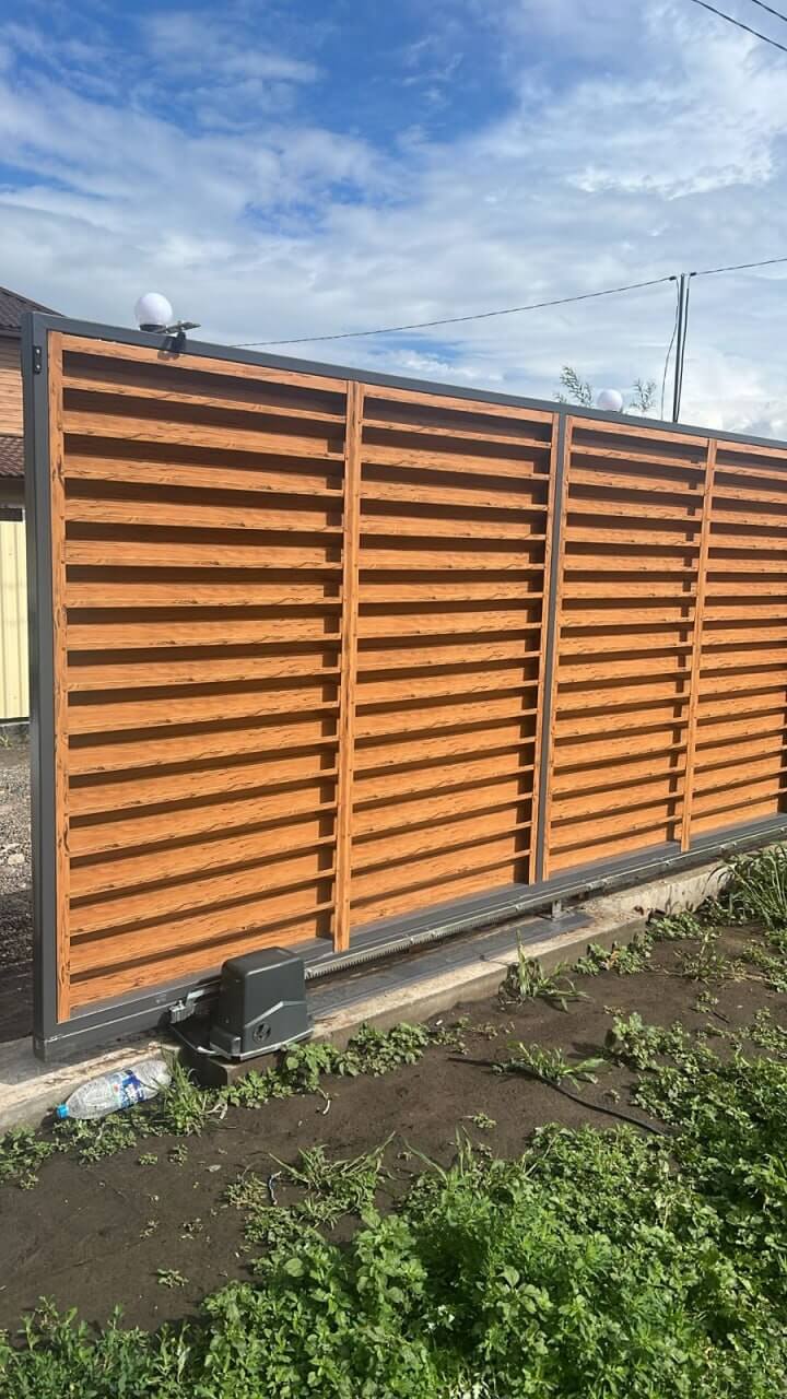 Забор-жалюзи из ламелей Хай-Тек 57м Кипарис 2xPrintech двусторонний фото 1 в Нижнем Тагиле