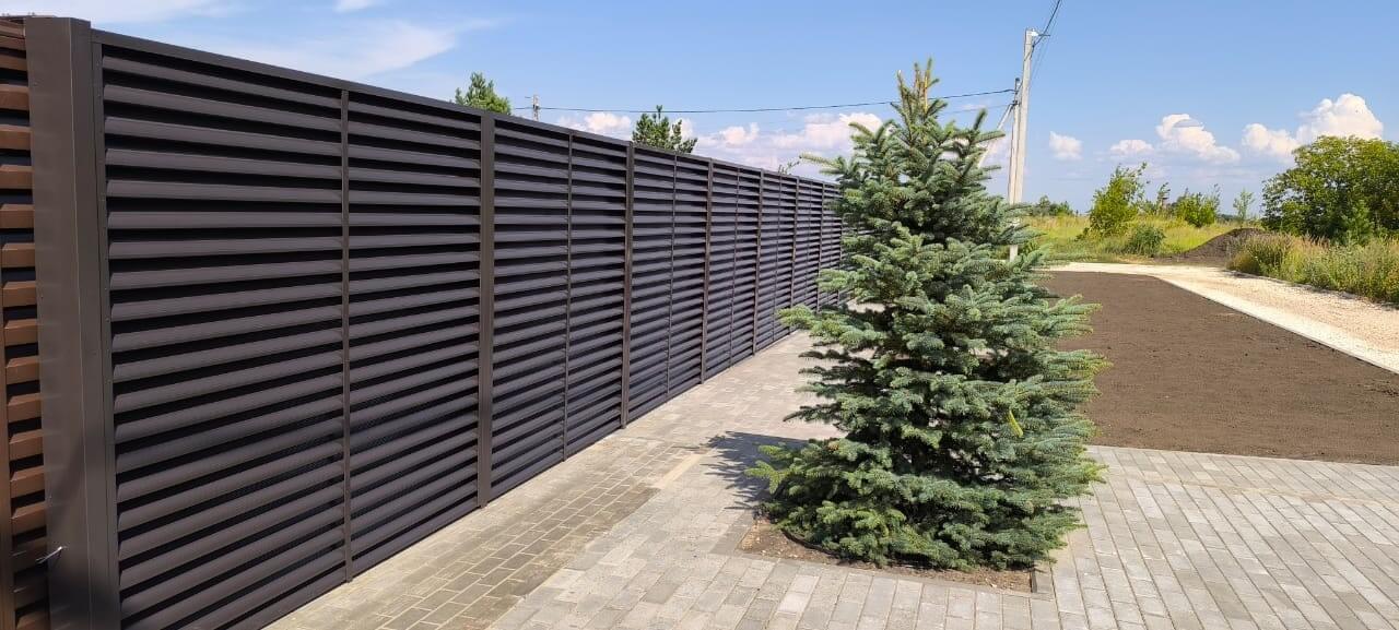 Забор-жалюзи 74м RAL8019/8019 Темный Шоколад двусторонний фото 8 в Нижнем Тагиле