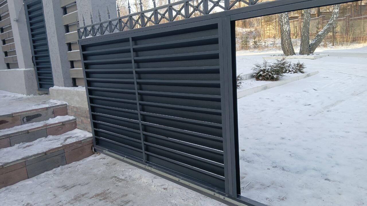 Входная группа из ламелей Хай-Тек RAL7024/7024 Серый Графит двусторонний МАТТЕ фото 16 в Нижнем Тагиле