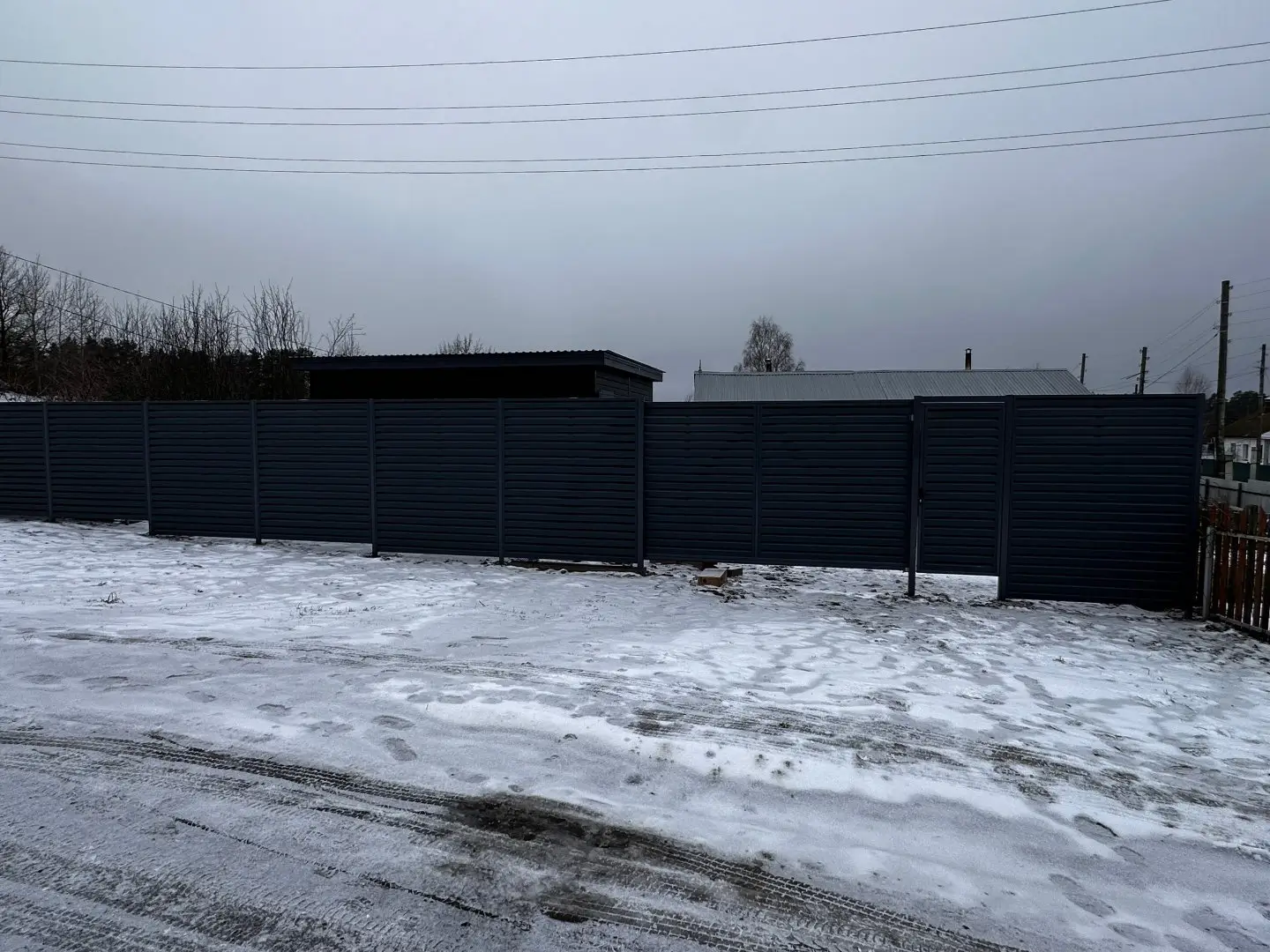 Забор-жалюзи из ламелей Хай-Тек 20м RAL7024/7024 Серый Графит двусторонний МАТТЕ фото 1 в Нижнем Тагиле