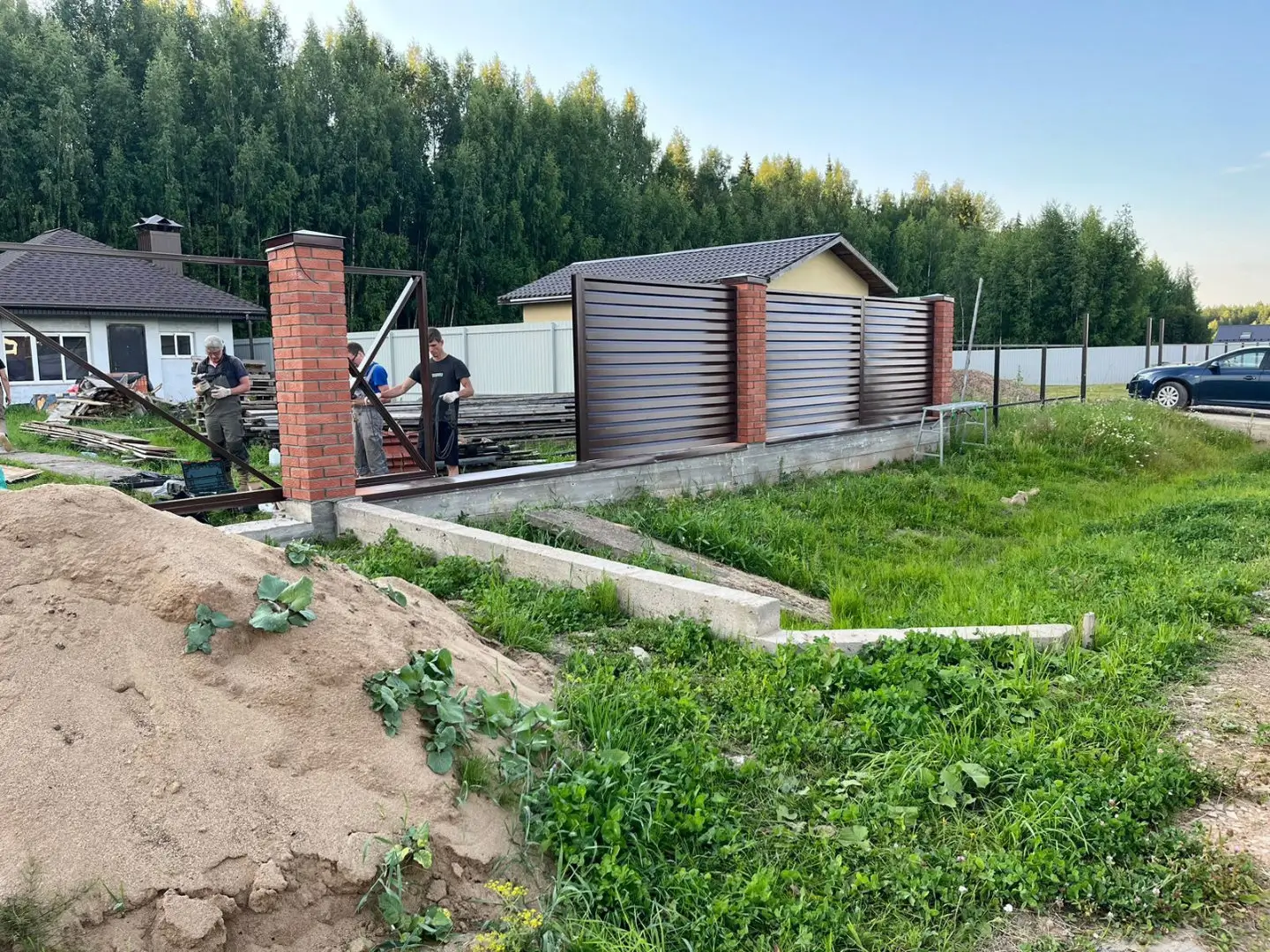 Забор-жалюзи из ламелей Хай-Тек 26м RAL8017/8017 Шоколад двусторонний фото 3 в Нижнем Тагиле