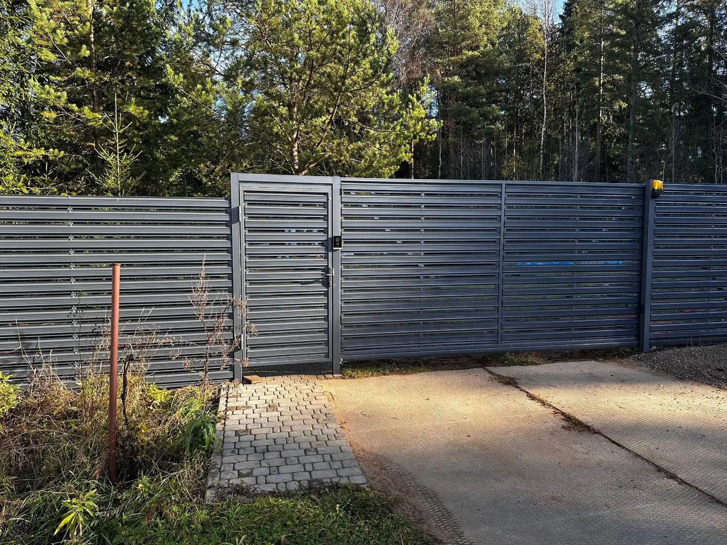 Забор-ранчо из евроштакетника 10м RAL7024 Серый Графит в Нижнем Тагиле